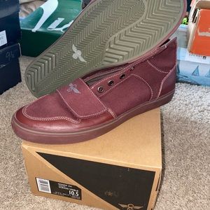 Creative Recreations Cesario low maroon sz 10.5